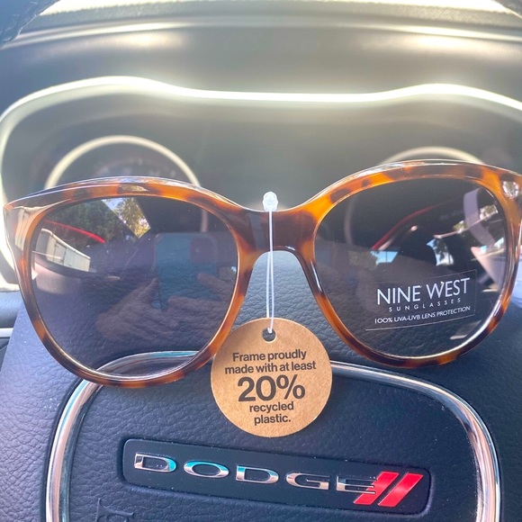 Nine West leopard sunglasses,NWT,props not included - Picture 2 of 16